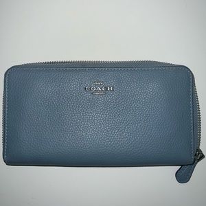 Blue coach wallet w silver hardware